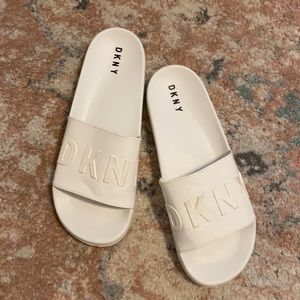 DKNY Slides NWOT